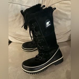 Sorel black snow boot